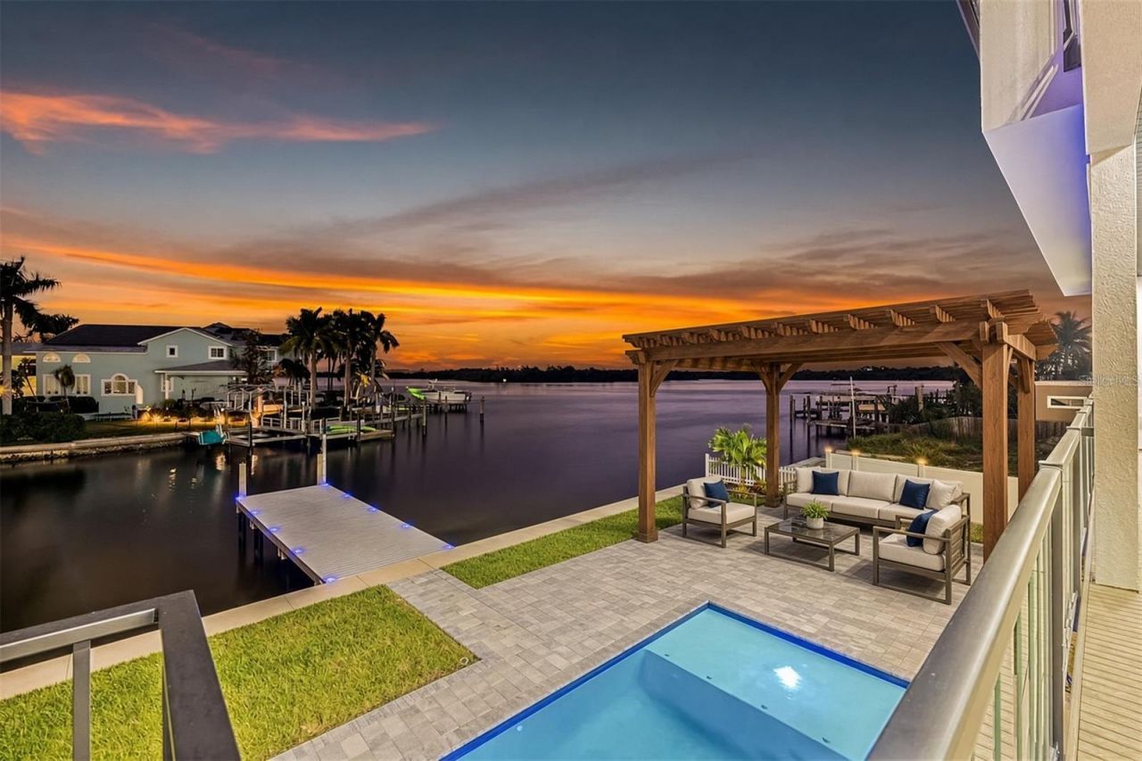 2121 Bayou Grande Boulevard Ne, Saint Petersburg, FL 33703 Photo