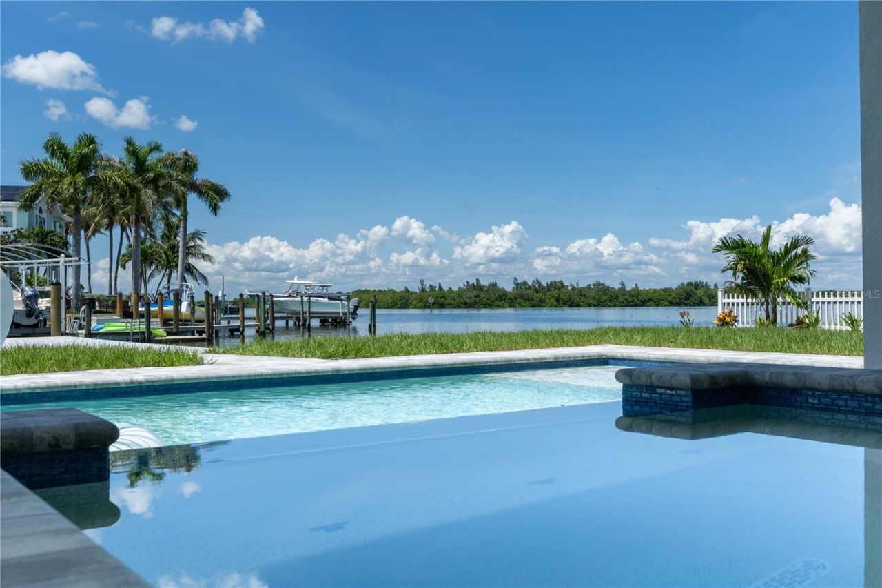 2121 Bayou Grande Boulevard Ne, Saint Petersburg, FL 33703 Photo
