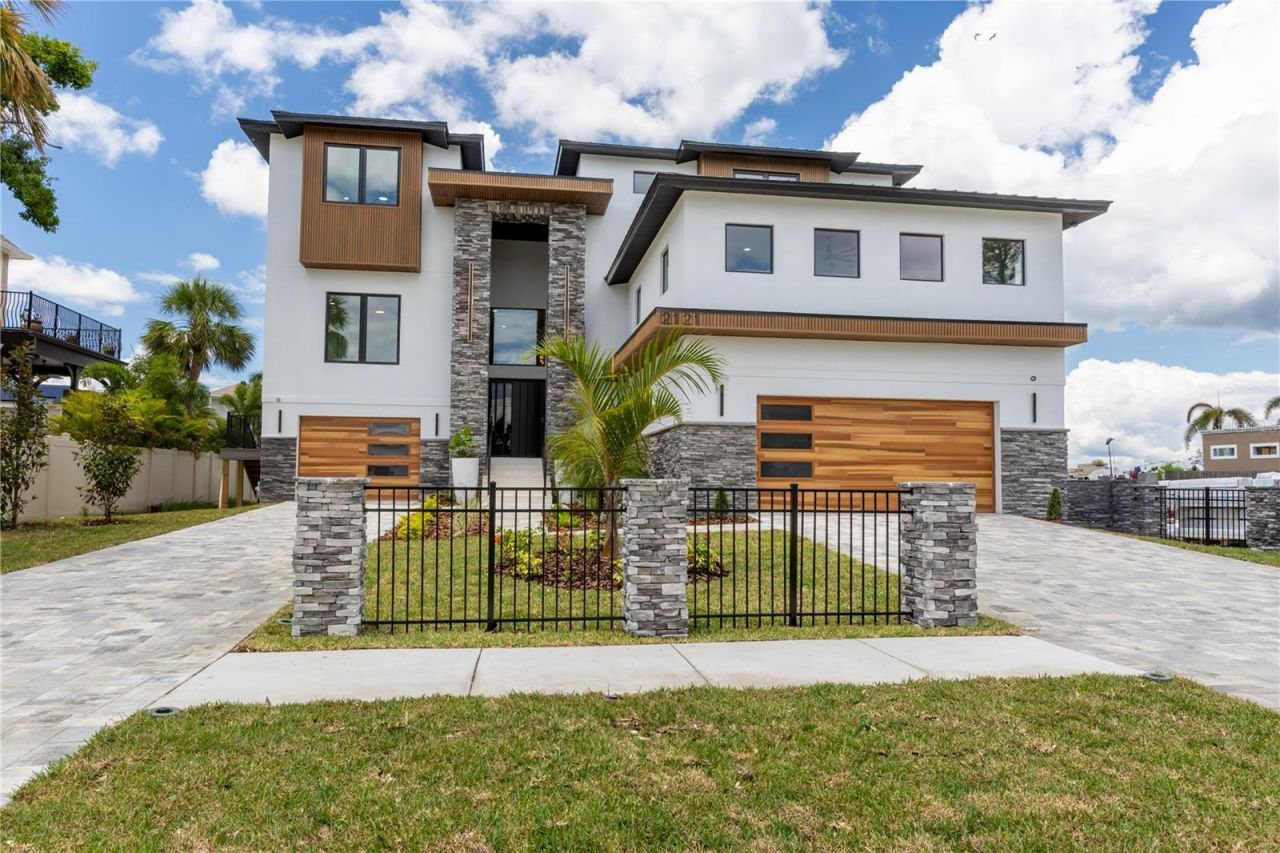 2121 Bayou Grande Boulevard Ne, Saint Petersburg, FL 33703 Photo