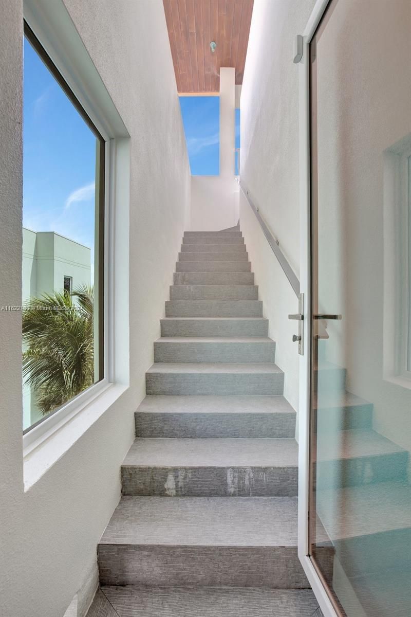 305 Oak St, Hollywood, FL 33019 Photo