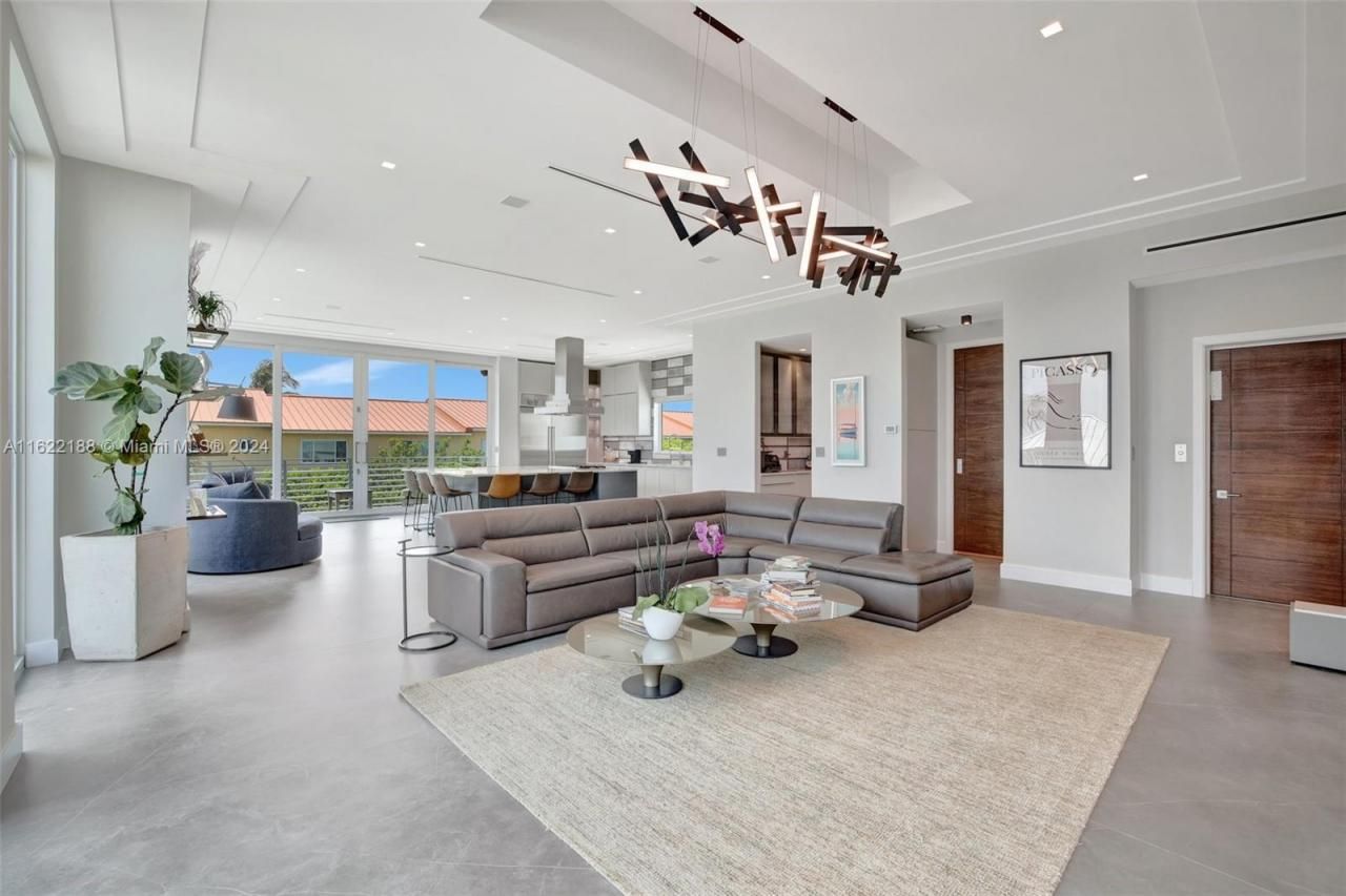 305 Oak St, Hollywood, FL 33019 Photo