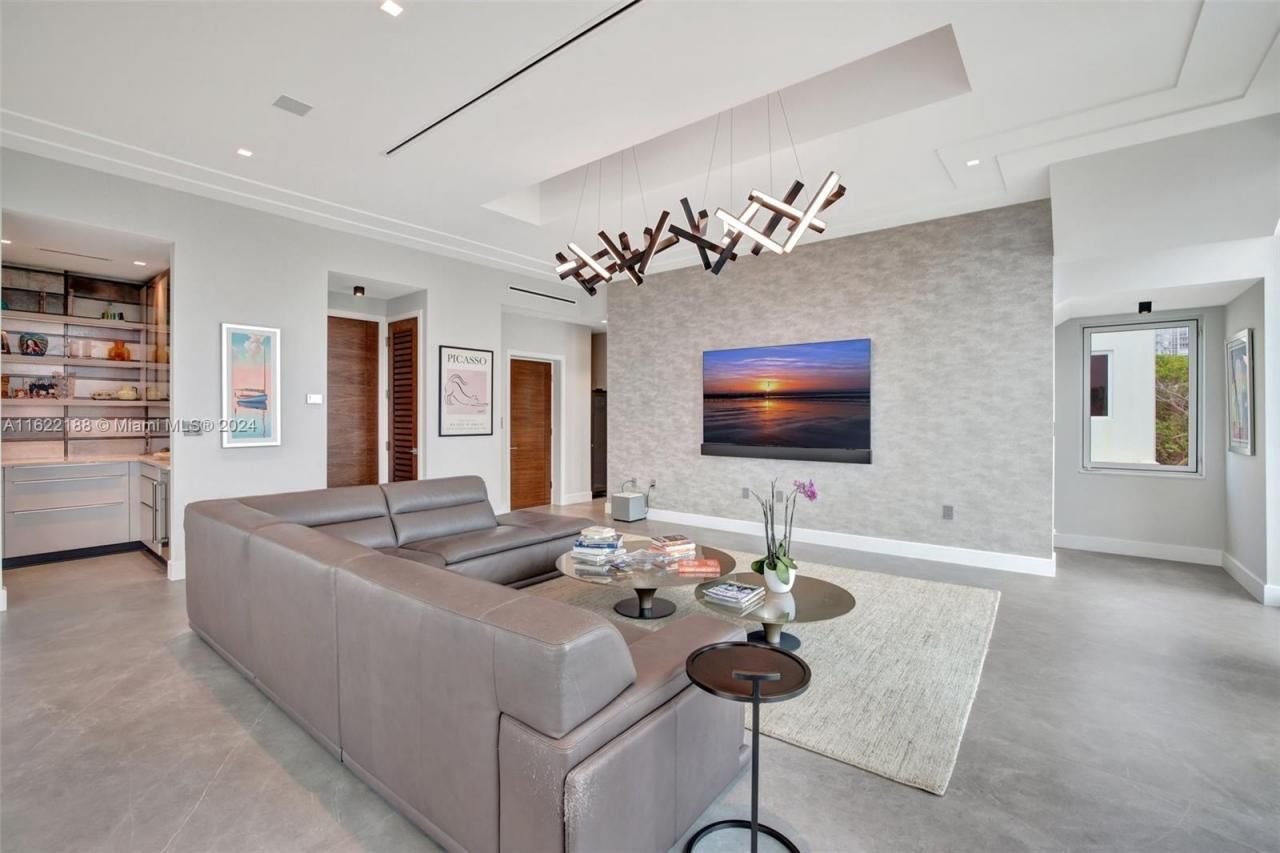 305 Oak St, Hollywood, FL 33019 Photo