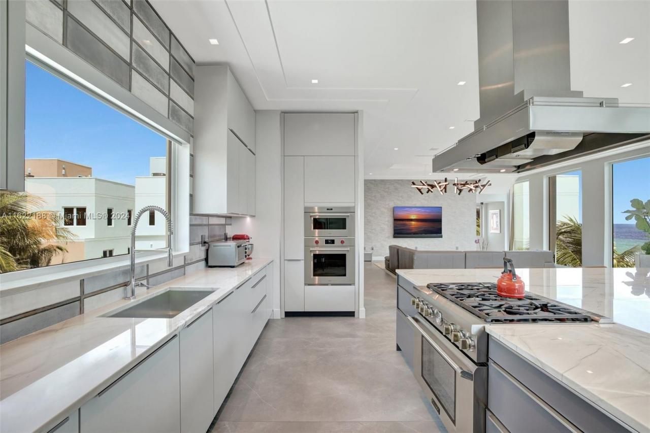 305 Oak St, Hollywood, FL 33019 Photo