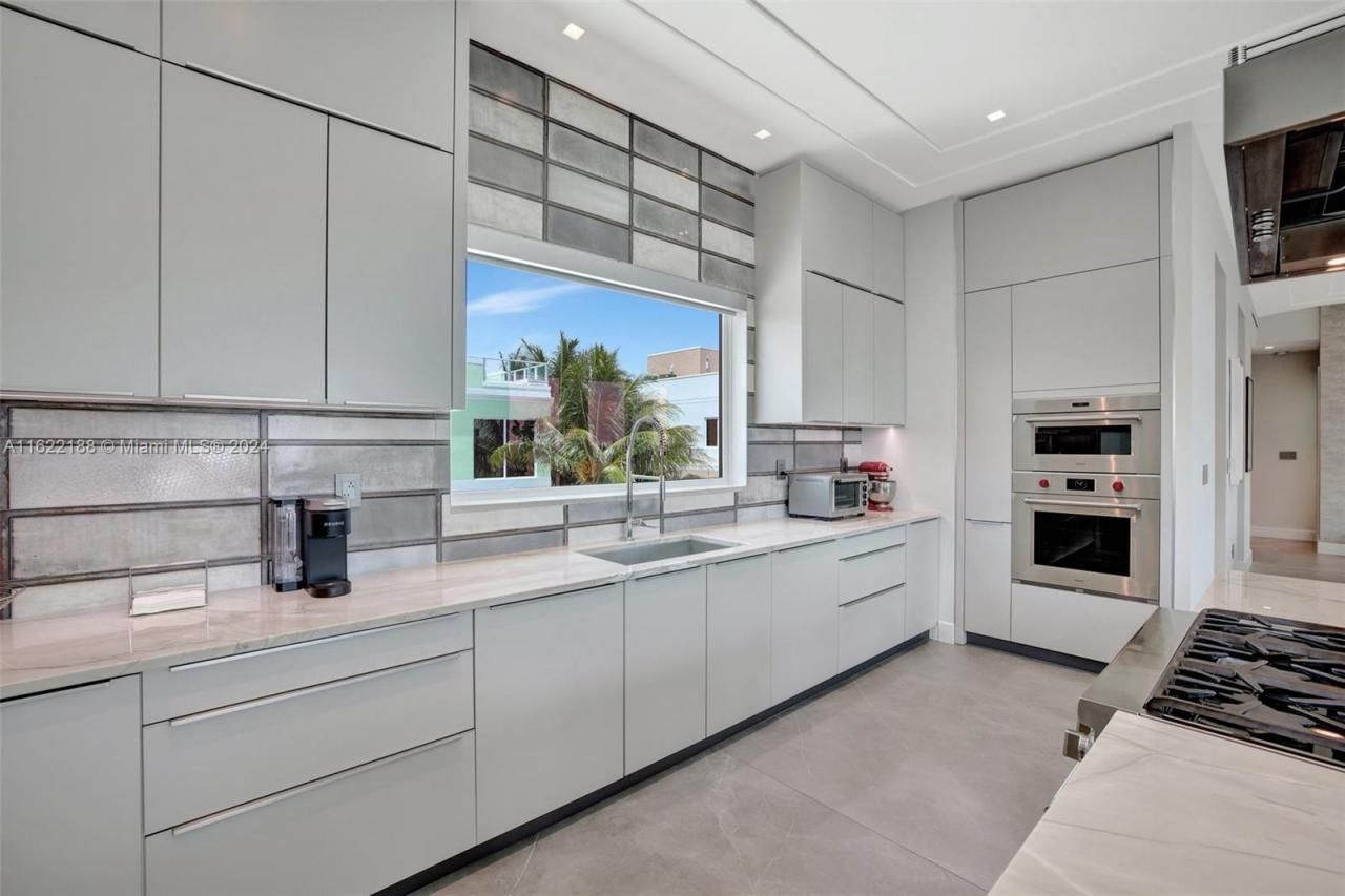 305 Oak St, Hollywood, FL 33019 Photo