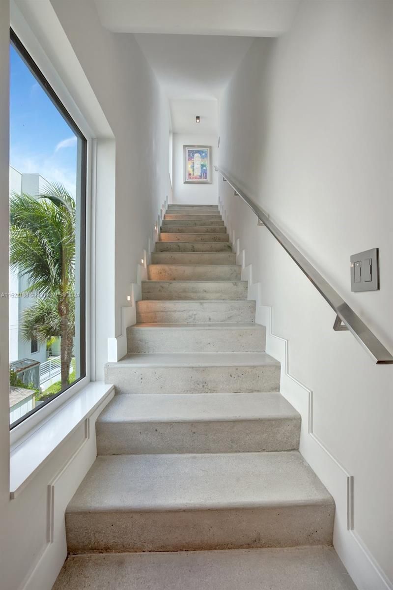 305 Oak St, Hollywood, FL 33019 Photo