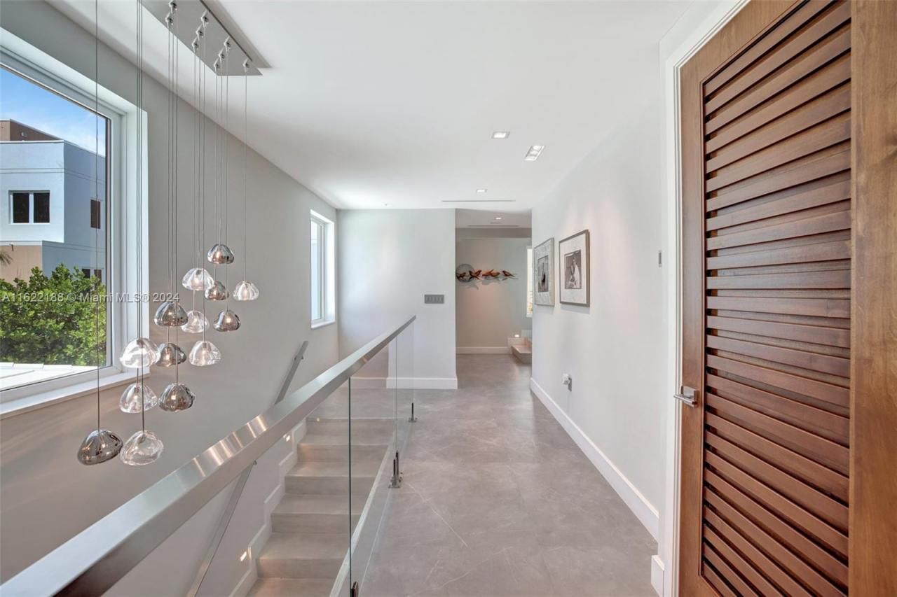 305 Oak St, Hollywood, FL 33019 Photo