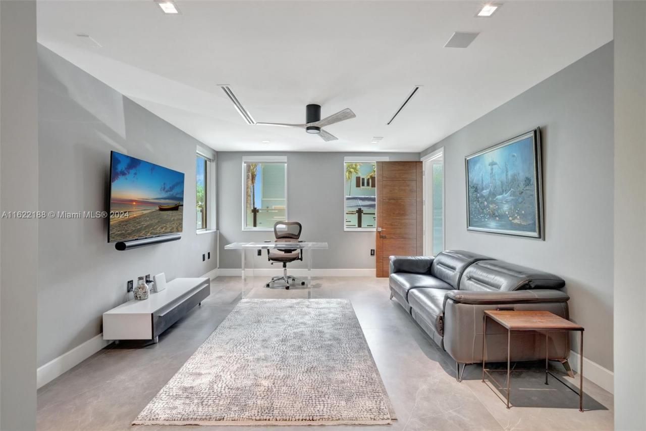 305 Oak St, Hollywood, FL 33019 Photo