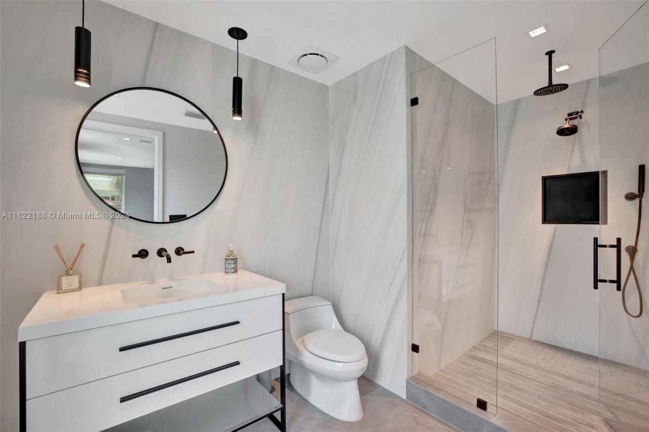 305 Oak St, Hollywood, FL 33019 Photo