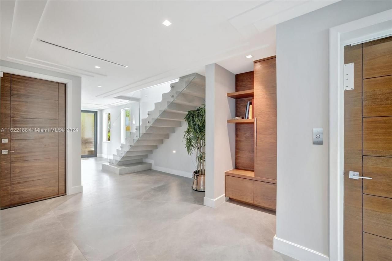 305 Oak St, Hollywood, FL 33019 Photo