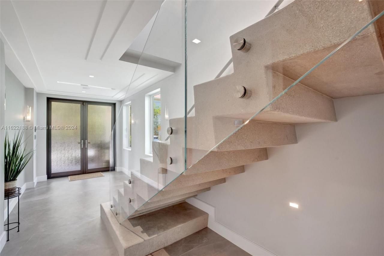 305 Oak St, Hollywood, FL 33019 Photo