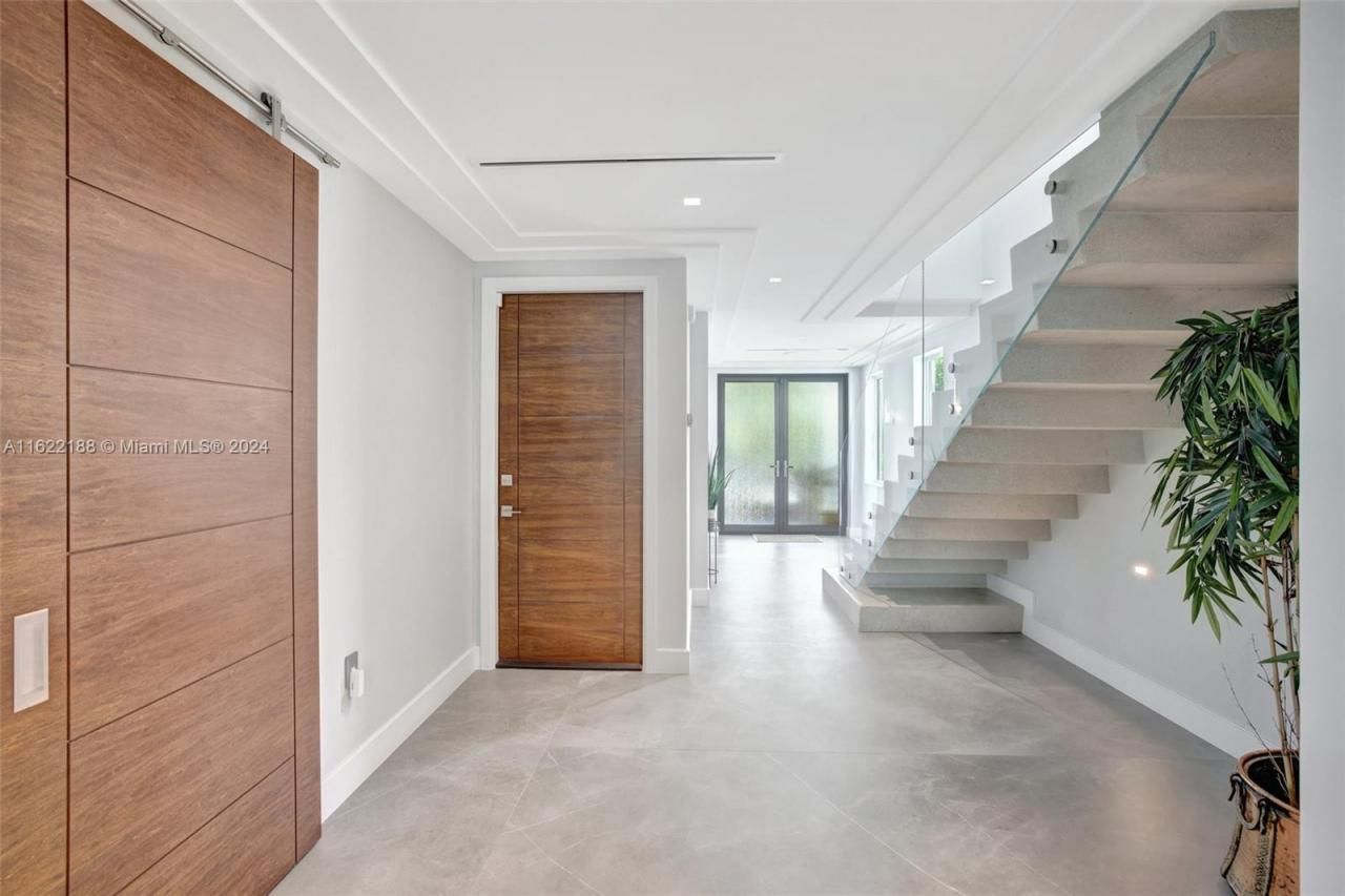 305 Oak St, Hollywood, FL 33019 Photo