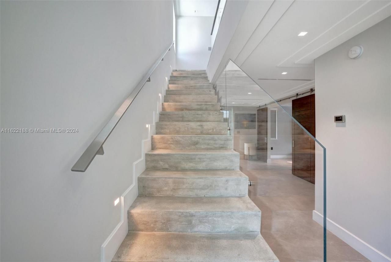 305 Oak St, Hollywood, FL 33019 Photo