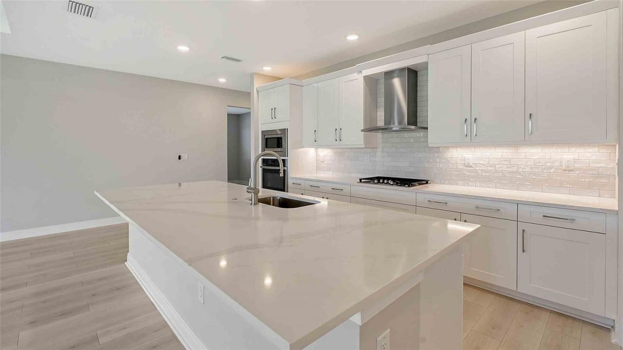 4910 Carova Way, Lakewood Ranch, FL 34211 Photo