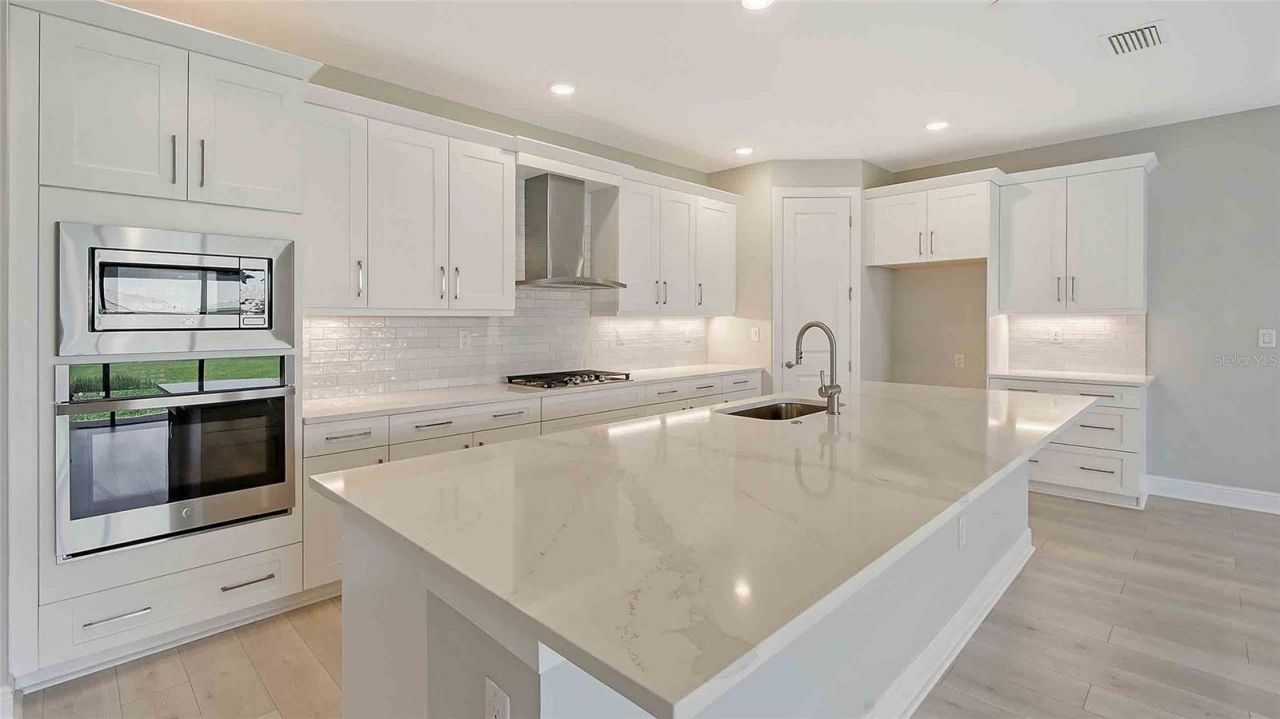 4910 Carova Way, Lakewood Ranch, FL 34211 Photo