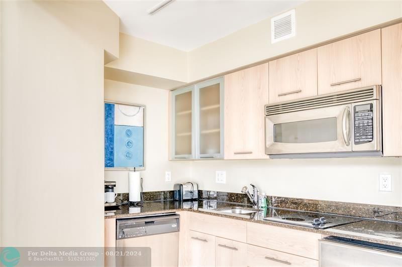 2670 E Sunrise Boulevard, Unit 826, Fort Lauderdale, FL 33304 Photo