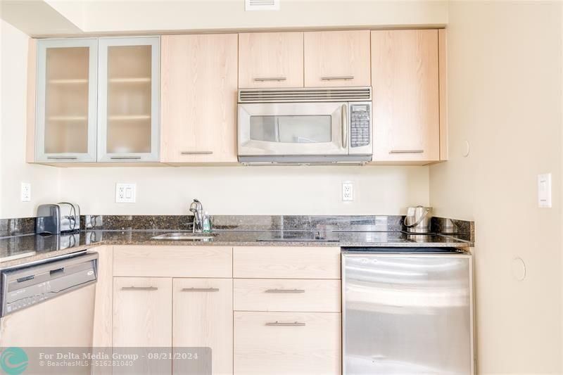 2670 E Sunrise Boulevard, Unit 826, Fort Lauderdale, FL 33304 Photo