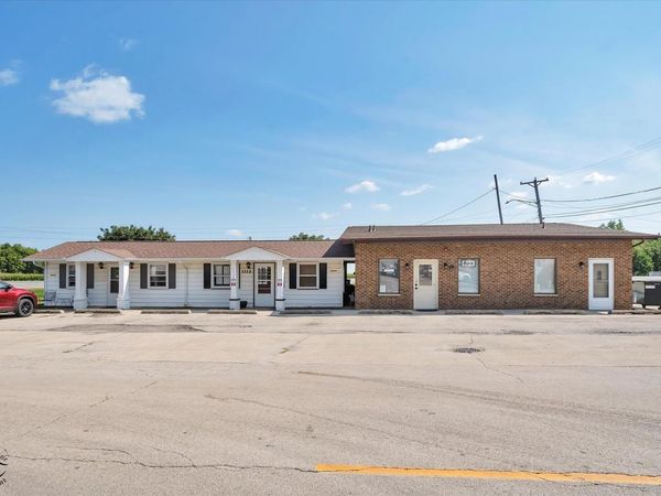 1112 E Railroad Street, Sandwich, IL 60548