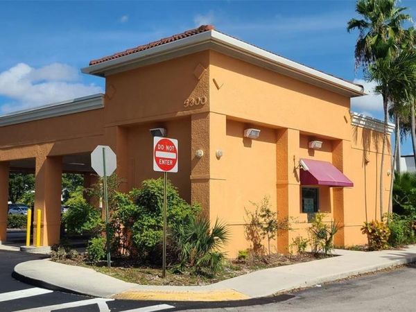 5300 Coconut Creek Pkwy, Margate, FL 33063