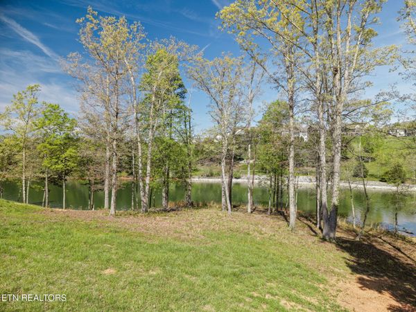 1276 Bower Court, Lenoir City, TN 37772