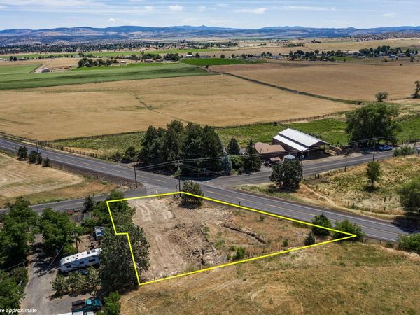 2350 SW Bear Drive, Madras, OR 97741