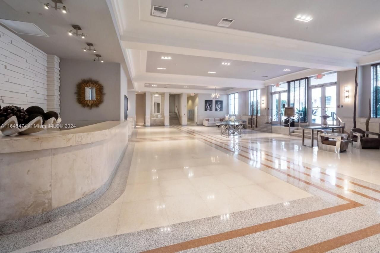 435 21 St, Unit 310, Miami Beach, FL 33139 Photo