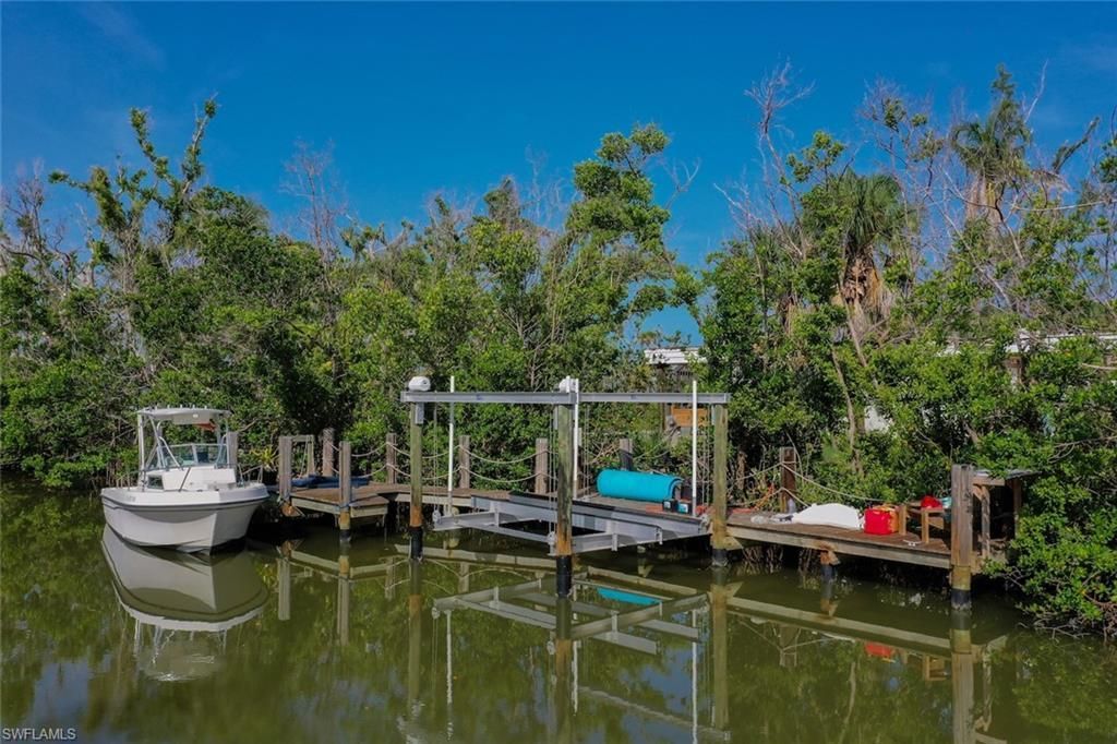 2490 Coconut Dr, Sanibel, FL 33957 Photo