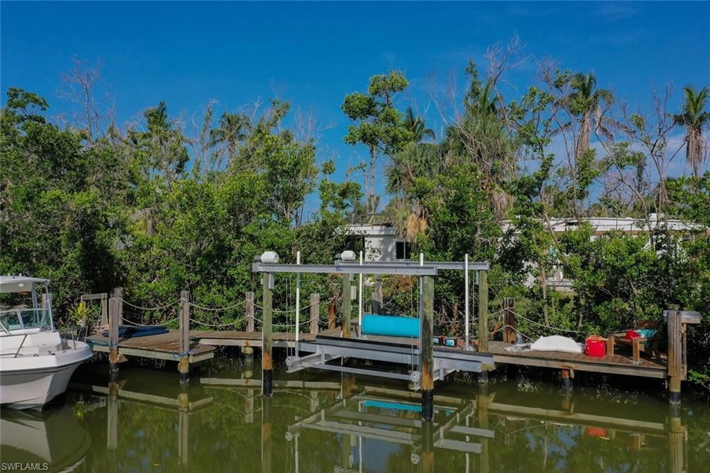 2490 Coconut Dr, Sanibel, FL 33957 Photo