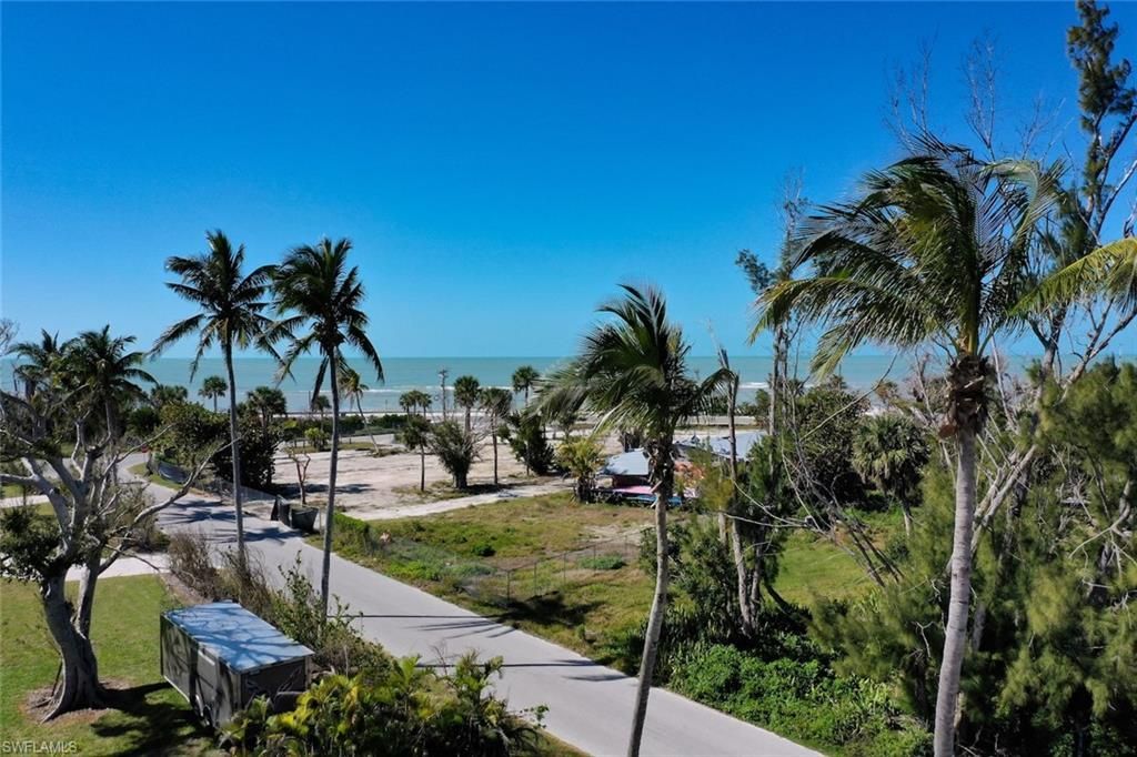 2490 Coconut Dr, Sanibel, FL 33957 Photo