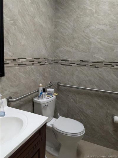 701 NW Federal Highway, Unit 201, Stuart, FL 34994 Photo