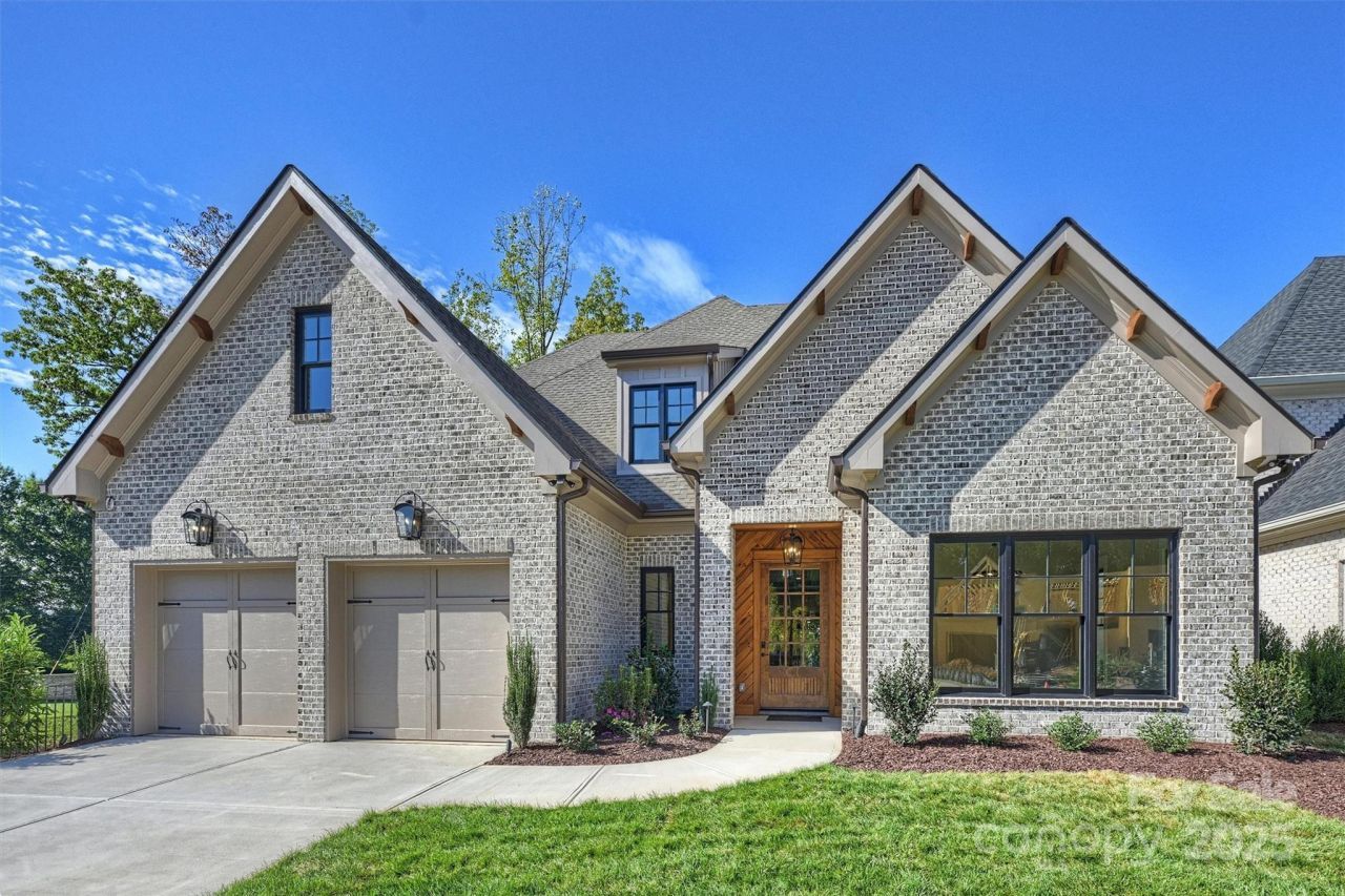 1211 Royal Prince Court, Charlotte, NC 28211 Main Photo