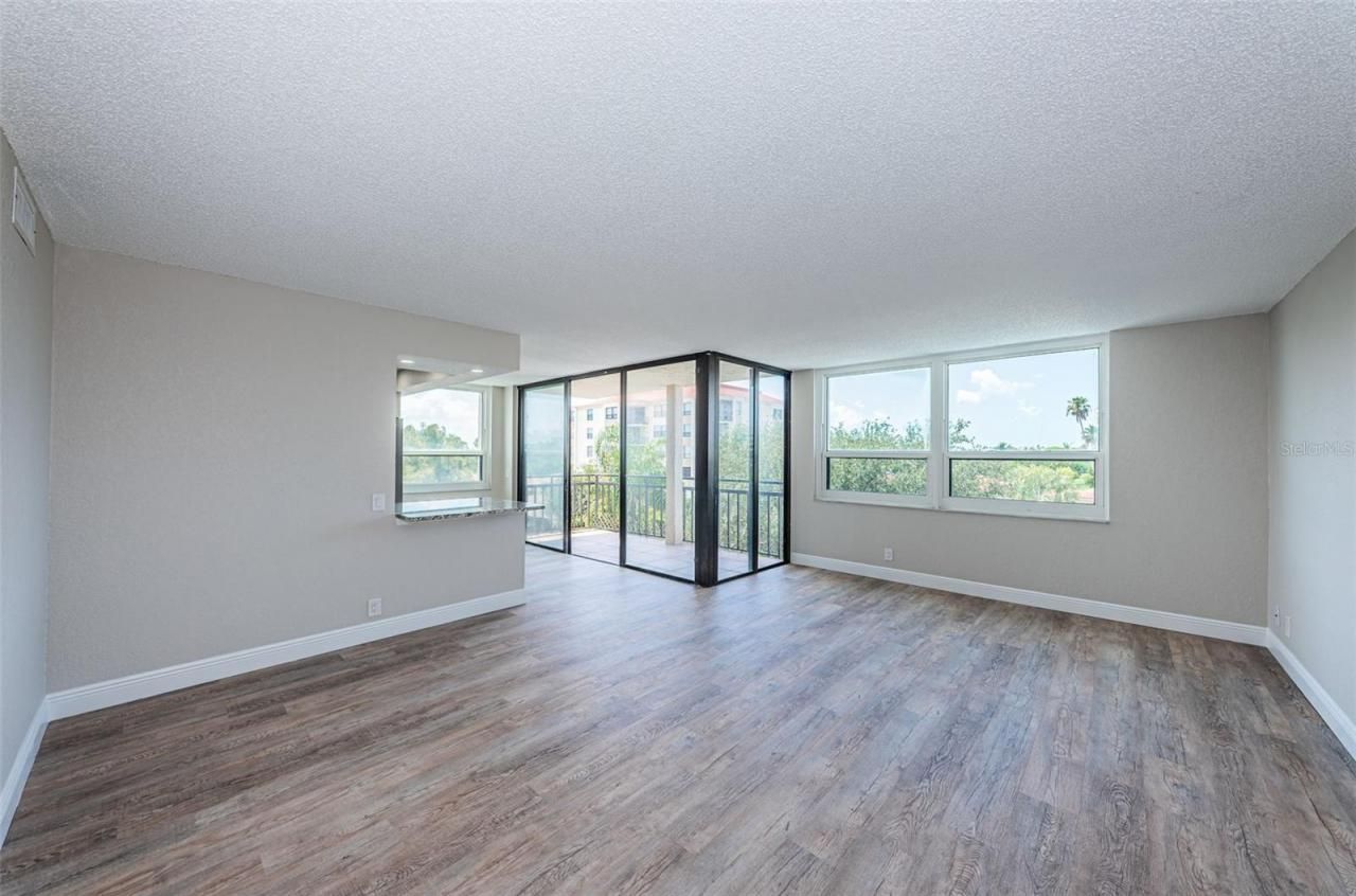 6177 Sun Boulevard, Unit 404, Saint Petersburg, FL 33715 Photo