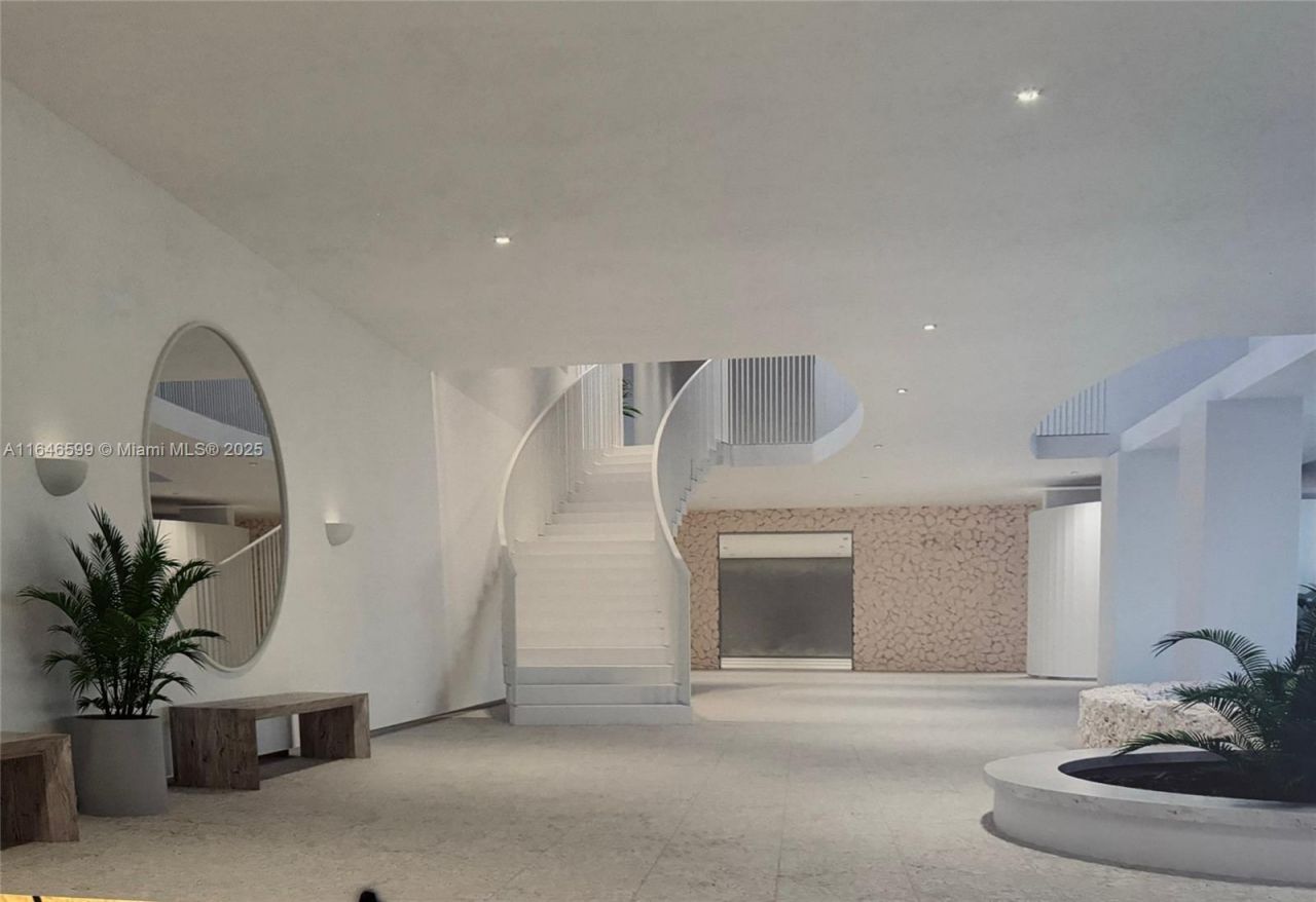 5555 Collins Ave, Unit 3N, Miami Beach, FL 33140 Photo