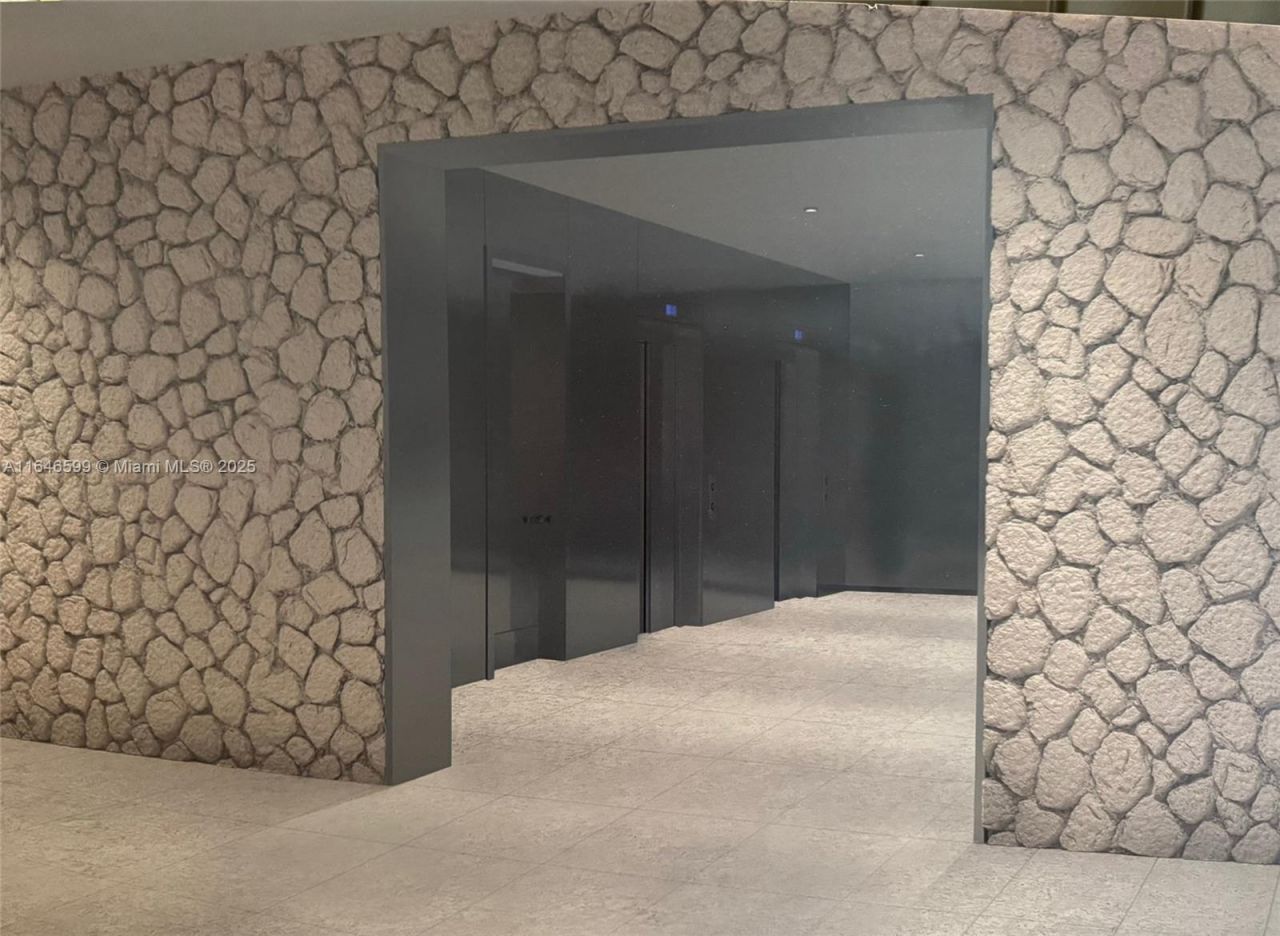 5555 Collins Ave, Unit 3N, Miami Beach, FL 33140 Photo