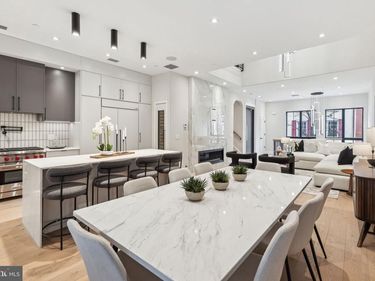 338 S HICKS STREET, PHILADELPHIA, PA 19102