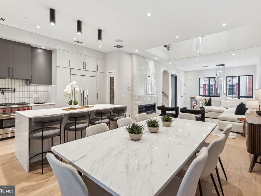 338 S Hicks Street, Philadelphia, PA 19102 Main Photo