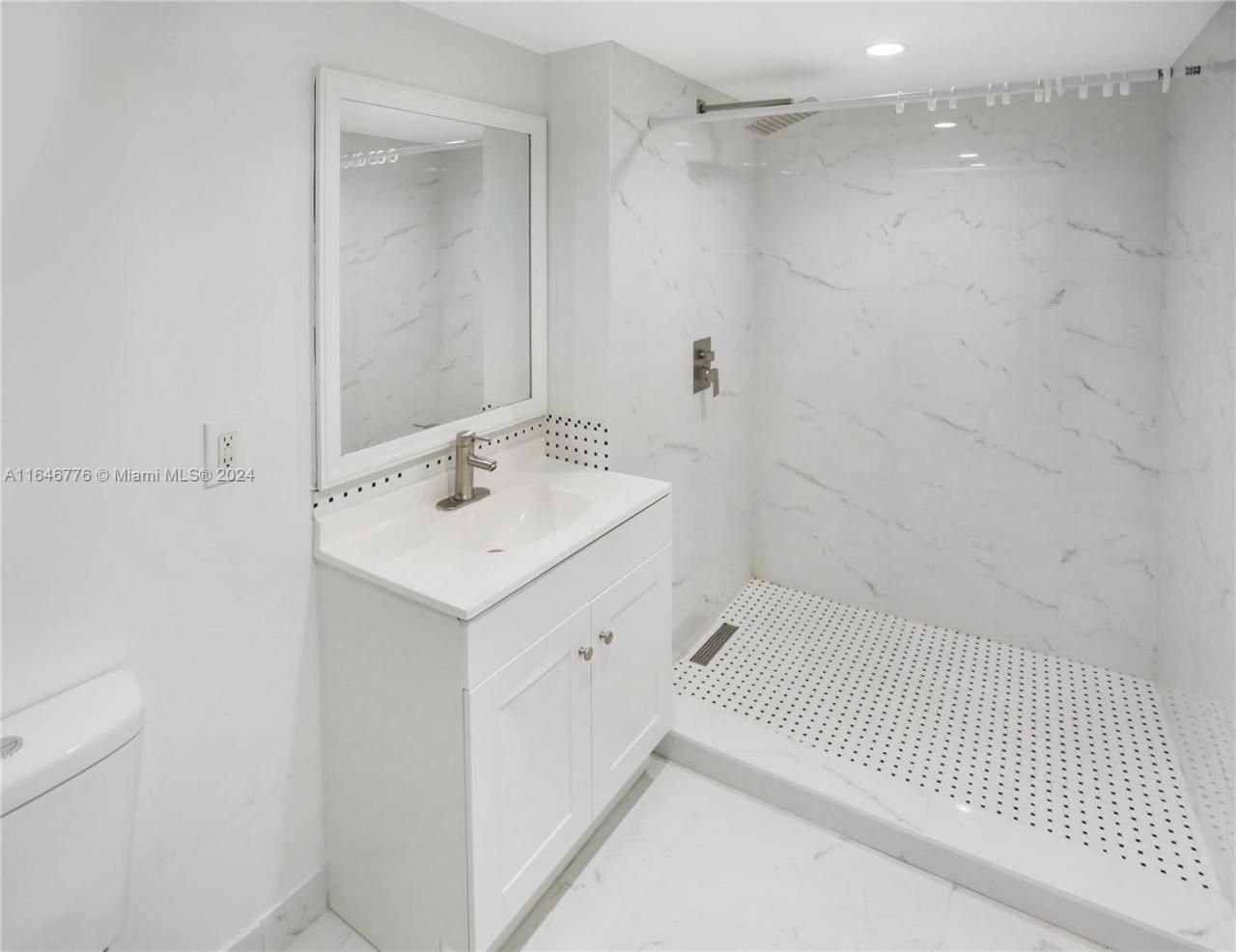 2941 NE 185th St, Unit 1305, Miami, FL 33180 Photo