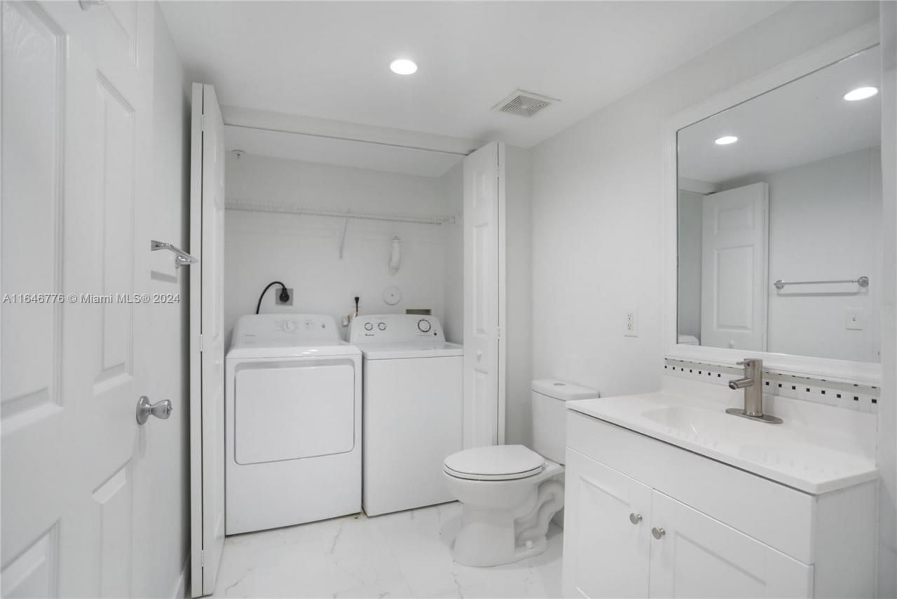 2941 NE 185th St, Unit 1305, Miami, FL 33180 Photo