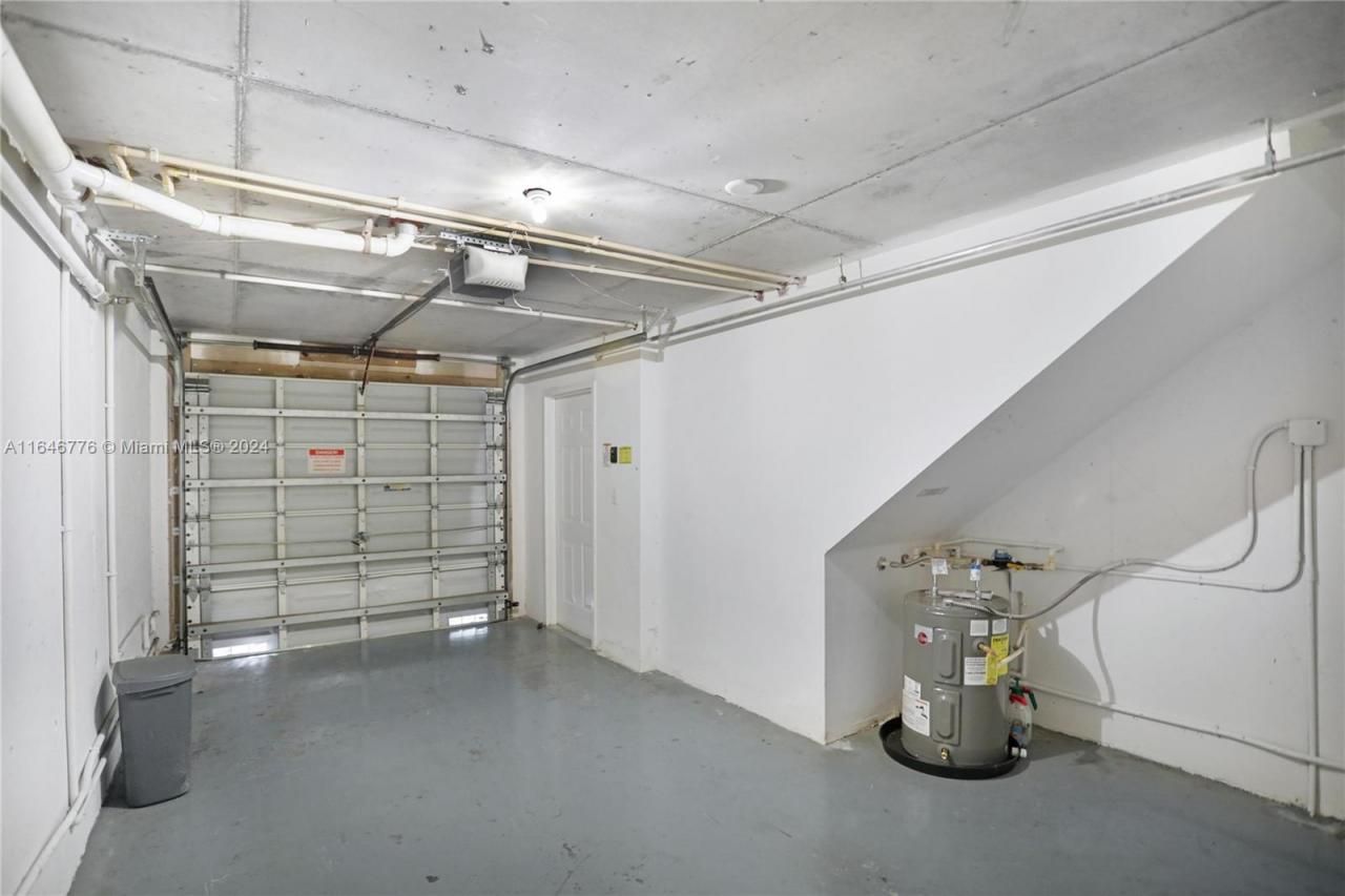 2941 NE 185th St, Unit 1305, Miami, FL 33180 Photo