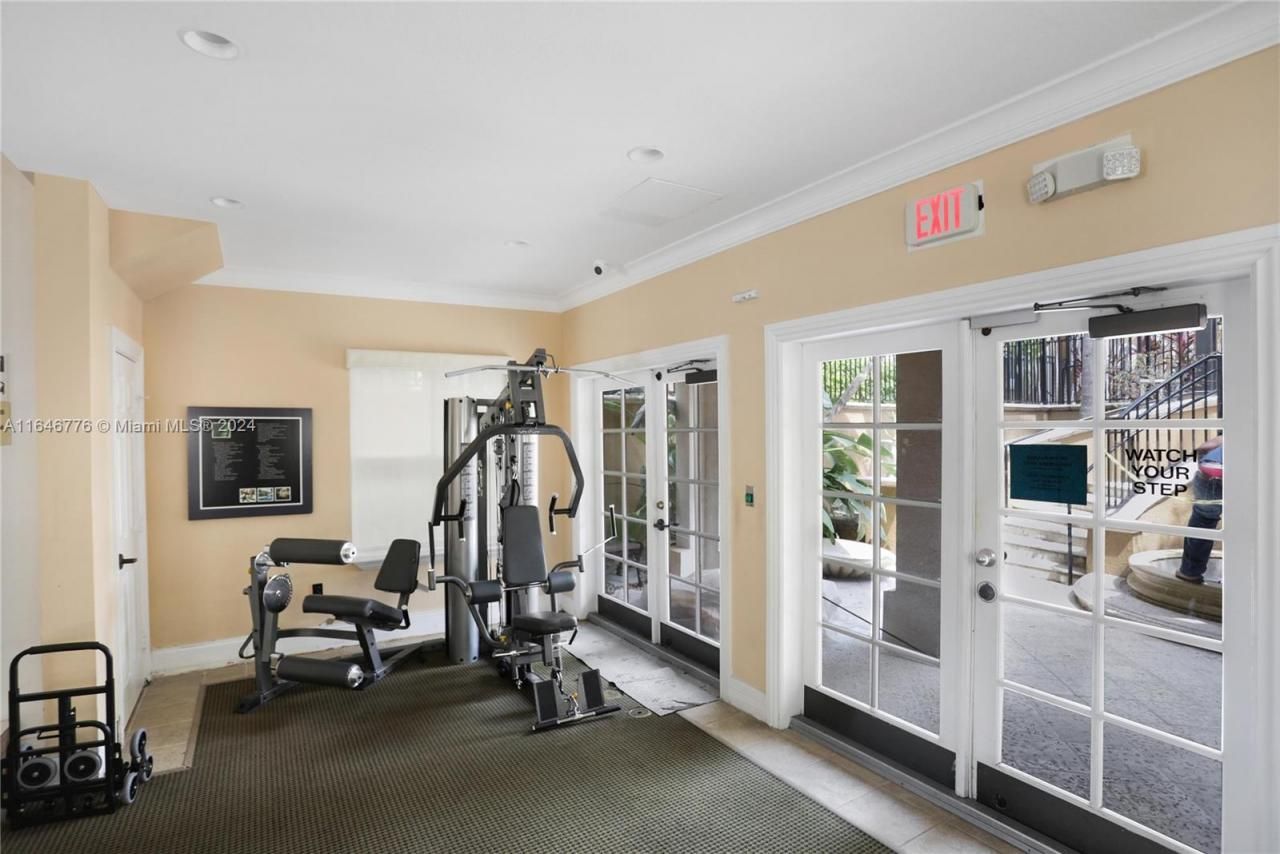 2941 NE 185th St, Unit 1305, Miami, FL 33180 Photo