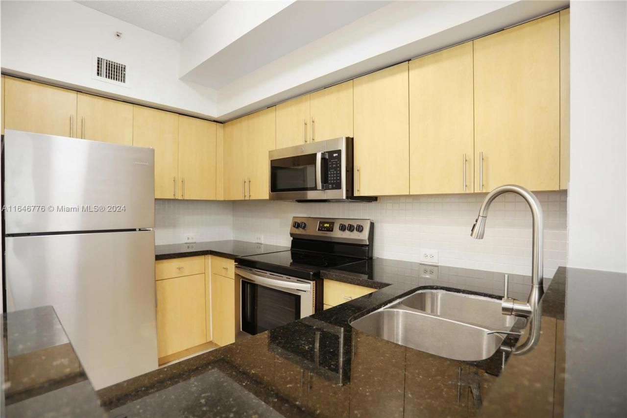 2941 NE 185th St, Unit 1305, Miami, FL 33180 Photo