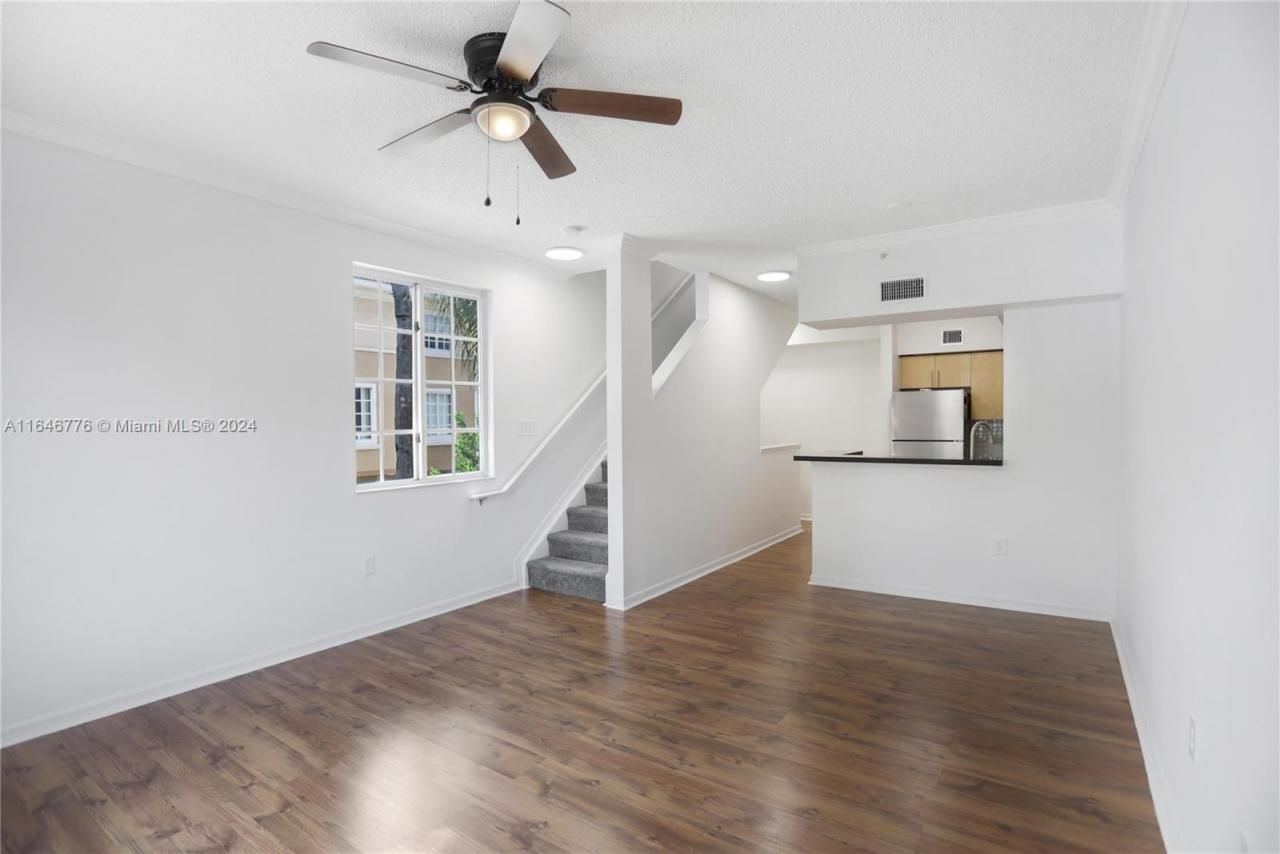 2941 NE 185th St, Unit 1305, Miami, FL 33180 Photo