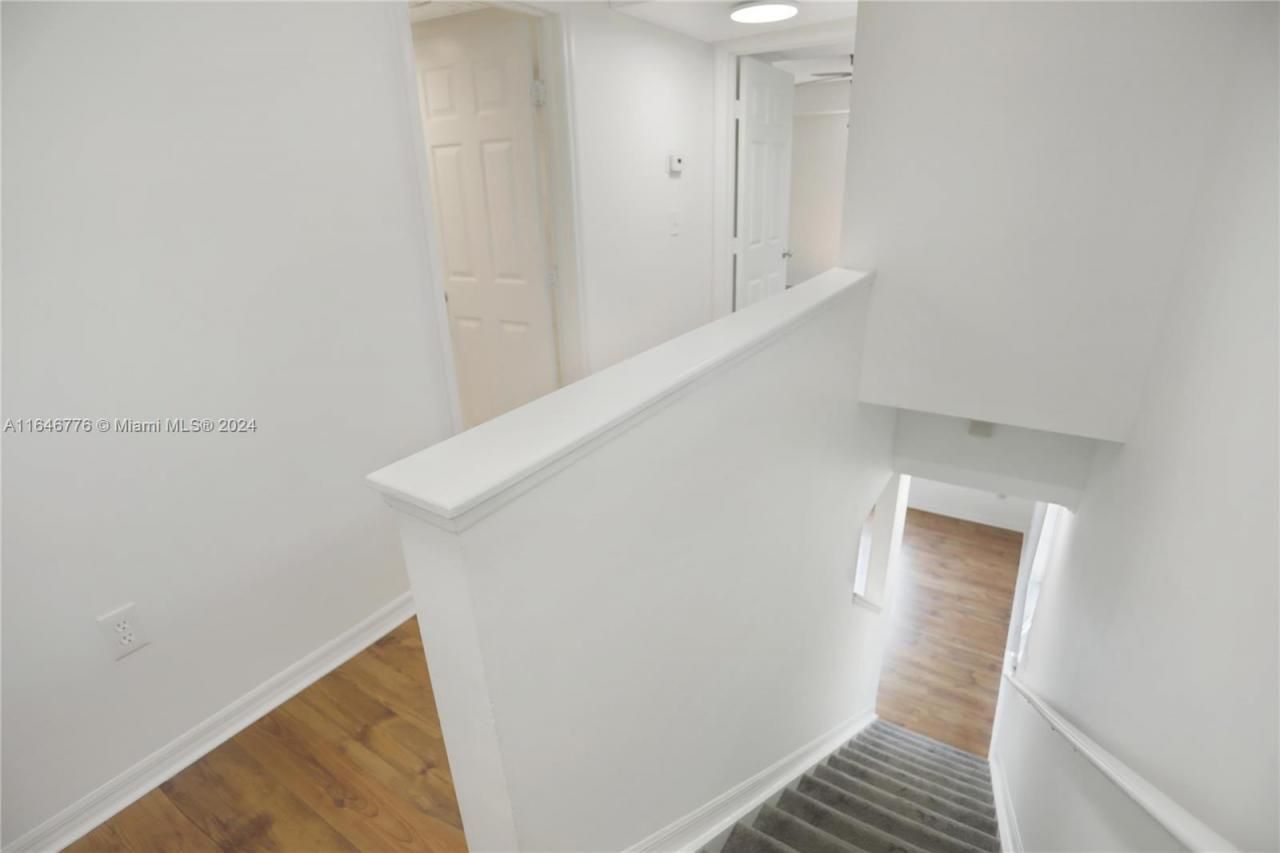 2941 NE 185th St, Unit 1305, Miami, FL 33180 Photo