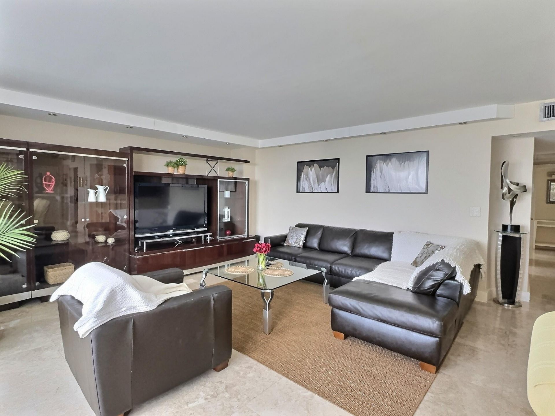 2030 S Ocean Drive, Unit 1626, Hallandale Beach, FL 33009 Photo