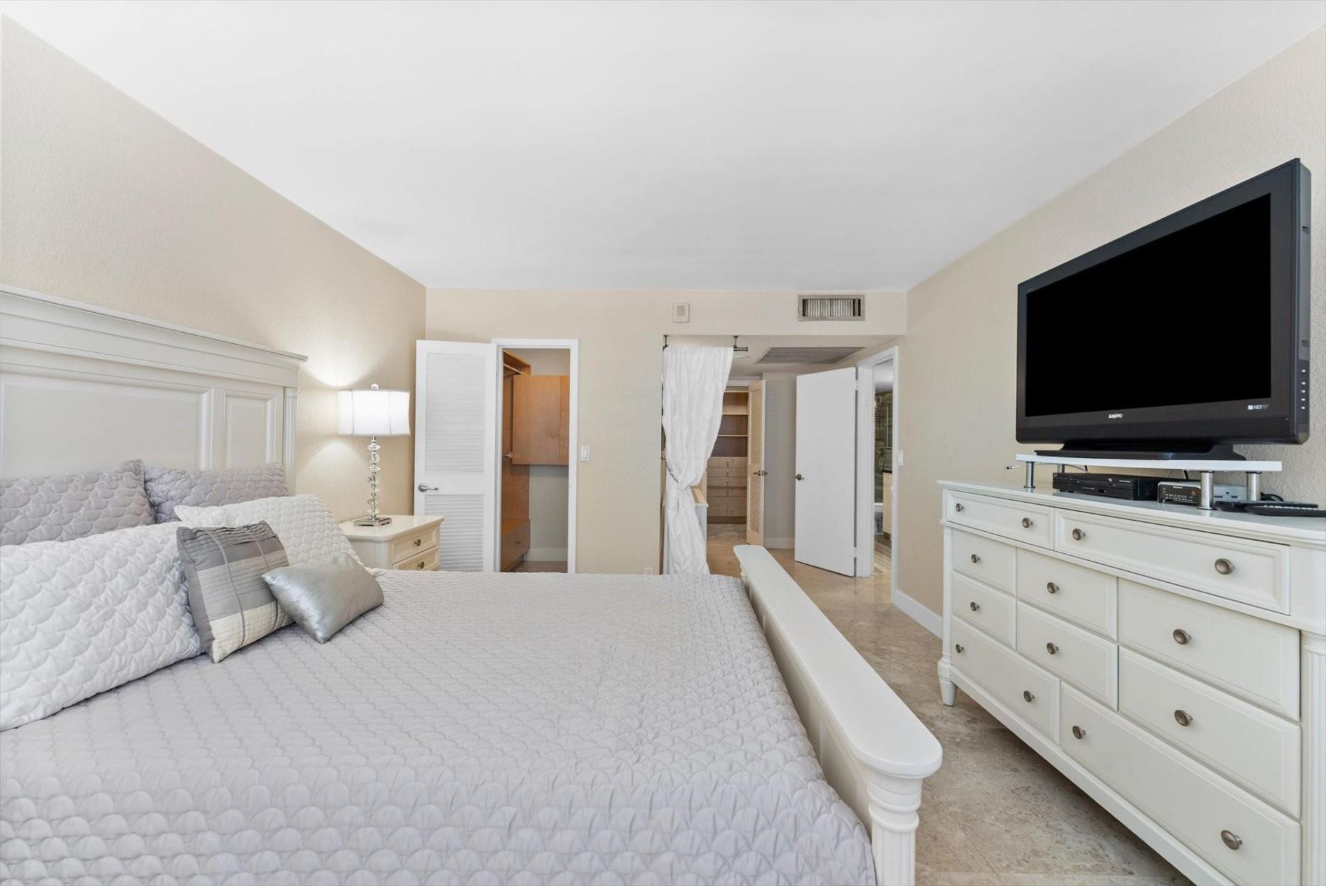 2030 S Ocean Drive, Unit 1626, Hallandale Beach, FL 33009 Photo