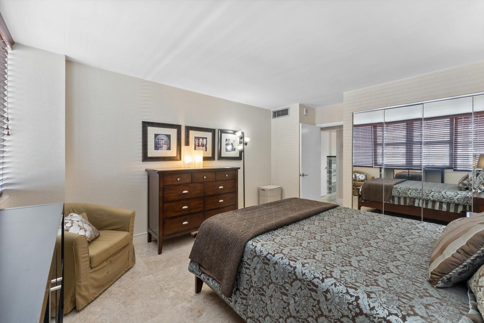 2030 S Ocean Drive, Unit 1626, Hallandale Beach, FL 33009 Photo