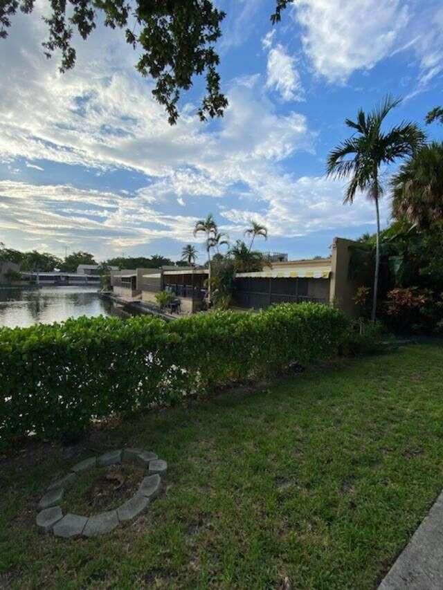 16023 Kingsmoor Way, Miami Lakes, FL 33014 Photo