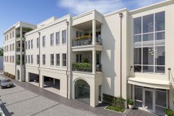 284 Meeting Street photo 4