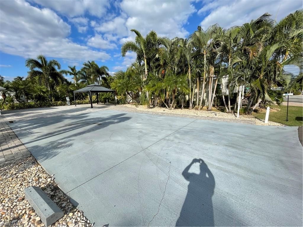 10095 Parkwood Dr, Fort Myers, FL 33905 Photo