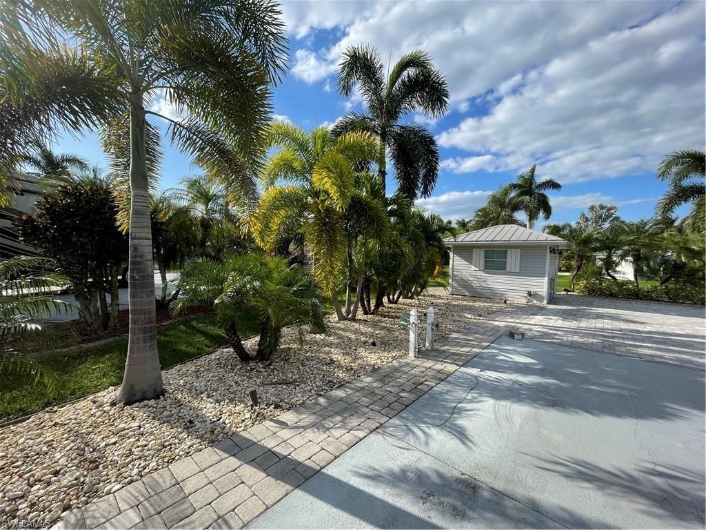 10095 Parkwood Dr, Fort Myers, FL 33905 Photo