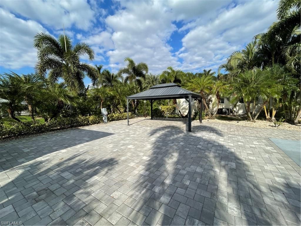10095 Parkwood Dr, Fort Myers, FL 33905 Photo